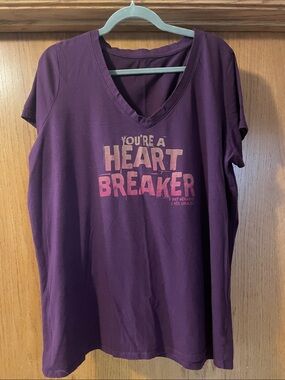 torrid Plum V-Neck 'You're a Heartbreaker' Graphic Tee